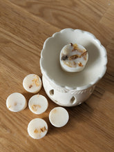 Load image into Gallery viewer, Pear & Freesia Wax Melts Pack of 6