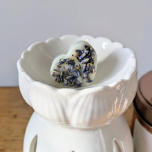Load image into Gallery viewer, White Lotus Wax Burner