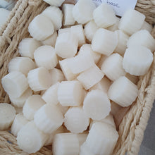 Load image into Gallery viewer, Spiced Amber Wax Melts