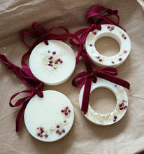 Load image into Gallery viewer, Christmas Tree Hanging Decoration Wax Melt set of 4 - Super Seconds Sale
