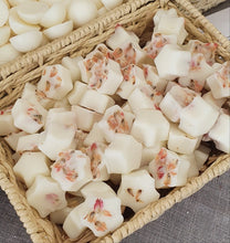 Load image into Gallery viewer, Wild Rhubarb Wax Melts
